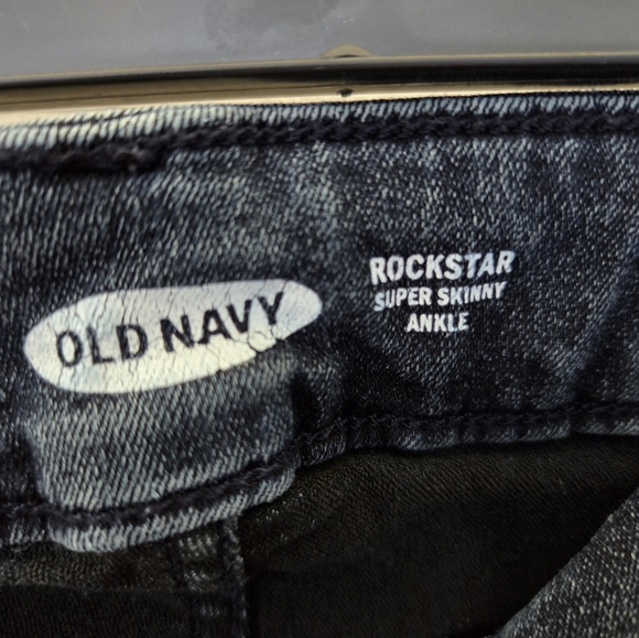 Dark wash old navy jeans - Picture 3 of 4